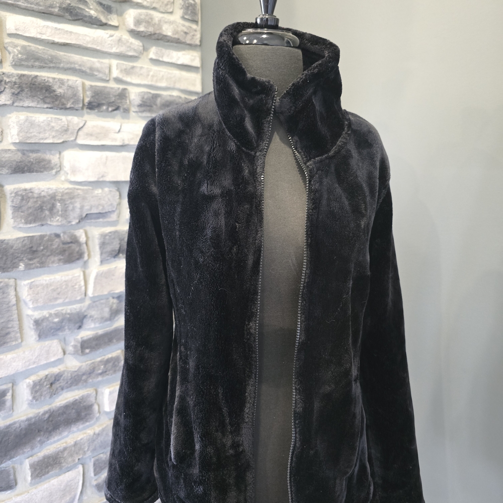 32 Degrees Women’s Black Plush Faux Fur Zip Jacket
